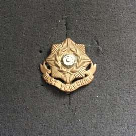 The East Yorkshire Regt Bi-Metal Cap Badge